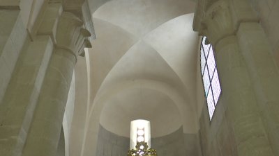 Настінні написи, поховання князя, фрагменти Чесного хреста. Історія з найдавніших храмів України Настінні написи, поховання князя, фрагменти Чесного хреста. Історія з найдавніших храмів України