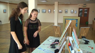 У Житомирі відкрилася виставка творчих робіт дітей "Ми – українці" У Житомирі відкрилася виставка творчих робіт дітей "Ми – українці"