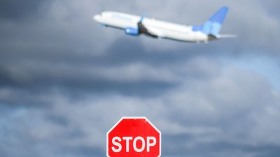 Зліт літака в аеропорту "Внуково" у Москві