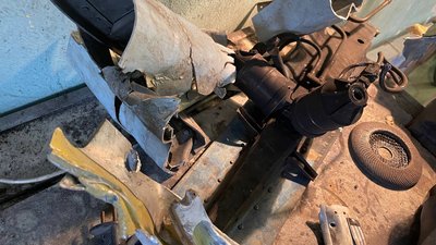 На миколаївсько-одеському виробництві виготовляють сувеніри з уламків російських літаків та ракет На миколаївсько-одеському виробництві виготовляють сувеніри з уламків російських літаків та ракет