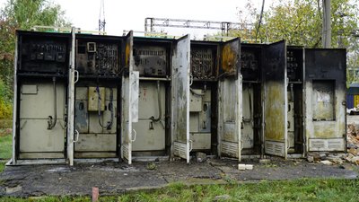 Підстанція "Південної залізниці" у Харкові після обстрілу 4 жовтня — фото Підстанція "Південної залізниці" у Харкові після обстрілу 4 жовтня — фото