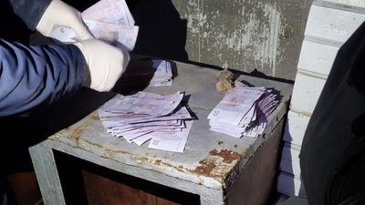 Працівниць пошти, яких підозрюють у крадіжці пів мільйона гривень на Харківщині, відсторонили