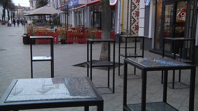 У Житомирі погодили встановлення літніх майданчиків для 34 кафе та ресторанів У Житомирі погодили встановлення літніх майданчиків для 34 кафе та ресторанів