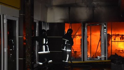 В Одесі спалахнула пожежа в магазині одягу: вогонь охопив 400 кв.м. В Одесі спалахнула пожежа в магазині одягу: вогонь охопив 400 кв.м.