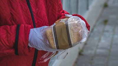 У Миколаєві та навколишніх громадах людям безкоштовно роздаватимуть хліб