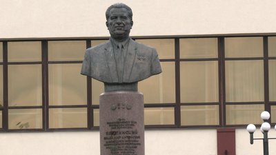 Пам'ятник радянському діячу на Рівненщмні Пам'ятник радянському діячу на Рівненщмні