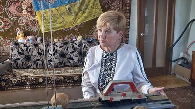 "Для мене — це оберіг": переселенка з Донеччини вивезла з окупації вишиванки та переїхала до Луцька "Для мене — це оберіг": переселенка з Донеччини вивезла з окупації вишиванки та переїхала до Луцька