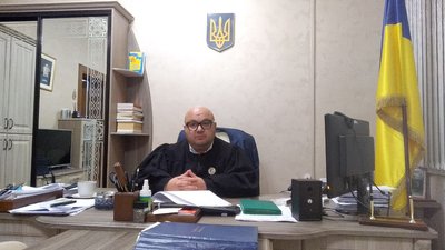 У Миколаєві суд залишив під вартою власницю атракціону, на якому загинула дитина У Миколаєві суд залишив під вартою власницю атракціону, на якому загинула дитина