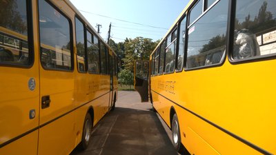 Шкільні автобуси однієї з громад на Чернігівщині перестануть перевозити дітей до школи