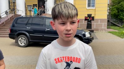 Діти збирали гроші на автомобіль Діти збирали гроші на автомобіль