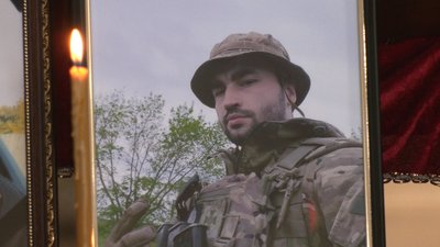 У Чернігові попрощалися з трьома військовими: Володимиром Королем, Вадимом Авраменком та Сергієм Волковим У Чернігові попрощалися з трьома військовими: Володимиром Королем, Вадимом Авраменком та Сергієм Волковим