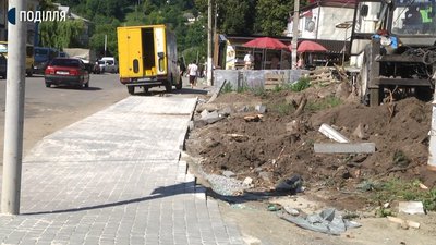 Жертвами оновлення стали блакитні ялинки. Фото: Суспільне Жертвами оновлення стали блакитні ялинки. Фото: Суспільне