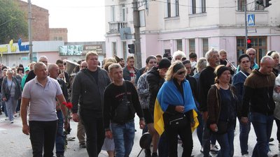 Провели "живим коридором": на Черкащині попрощалися із Володимиром Ковалем