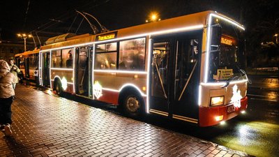Тролейбуси, трамваї, електротранспорт, свято, День Святого Миколая