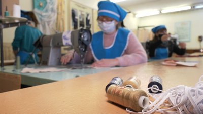 Із кухарів – у кравці: на Черкащині студенти шиють маски Із кухарів – у кравці: на Черкащині студенти шиють маски