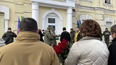 У Харкові відкрили меморіальну дошку загиблим гвардійцям 5-ї Слобожанської бригади У Харкові відкрили меморіальну дошку загиблим гвардійцям 5-ї Слобожанської бригади