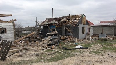 У селі на Житомирщині фіксують наслідки руйнувань, що завдали війська Росії У селі на Житомирщині фіксують наслідки руйнувань, що завдали війська Росії