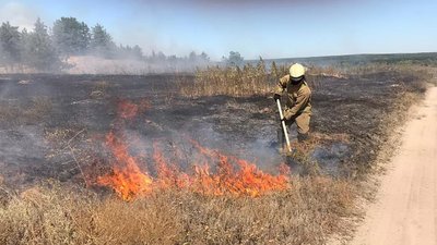 Пожежу в районі військової частини в Чугуївському районі на Харківщині погасили