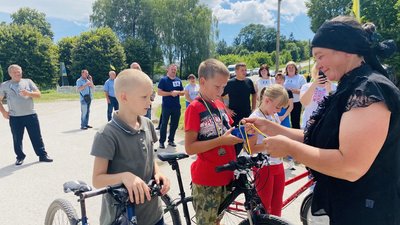 Нагородження переможців забігу Нагородження переможців забігу