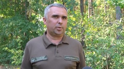 Для облаштування окопів та бліндажів: лісівники Хмельниччини передали військовим понад 3000 кубометрів деревини Для облаштування окопів та бліндажів: лісівники Хмельниччини передали військовим понад 3000 кубометрів деревини