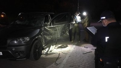 Стало відомо, кому належить авто, яке вчора підірвали у Франківську Стало відомо, кому належить авто, яке вчора підірвали у Франківську