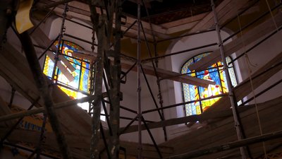 Любов перемагає війну: у Харкові під час вінчання стався обстріл неподалік храму Любов перемагає війну: у Харкові під час вінчання стався обстріл неподалік храму