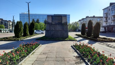 Житомирський танк перевезли з майдану Перемоги на нове місце Житомирський танк перевезли з майдану Перемоги на нове місце