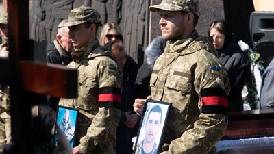 В Ужгороді попрощалися з трьома полеглими захисниками України