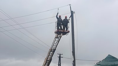 У Мереф'янській громаді замінили понад кілометр лінії електропередач, яку пошкодило авіаударом по Яковлівці в 2022 році У Мереф'янській громаді замінили понад кілометр лінії електропередач, яку пошкодило авіаударом по Яковлівці в 2022 році