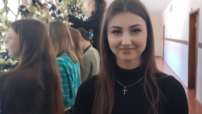 Учні та вчителі житомирського ліцею сплели для ЗСУ понад 150 сіток Учні та вчителі житомирського ліцею сплели для ЗСУ понад 150 сіток