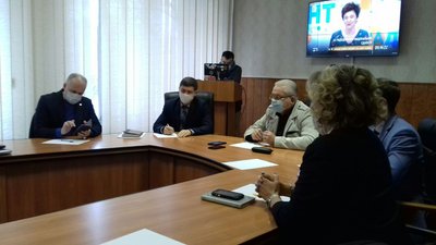 Диктант національної єдності у Черкасах писали викладачі та студенти Диктант національної єдності у Черкасах писали викладачі та студенти