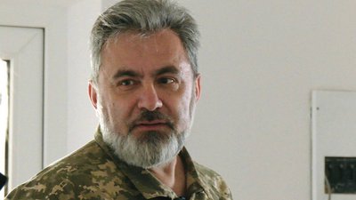 "Це війна батьків, а не дітей": тернополянин змінив кабінет головного лікаря на окопи "Це війна батьків, а не дітей": тернополянин змінив кабінет головного лікаря на окопи