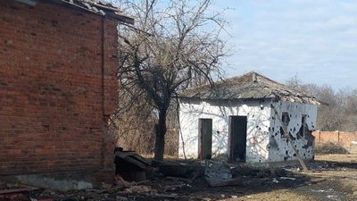 Поранено чоловіка, пошкоджені будинки, господарча споруда та приміщення підприємства: наслідки обстрілів Сумщини Поранено чоловіка, пошкоджені будинки, господарча споруда та приміщення підприємства: наслідки обстрілів Сумщини