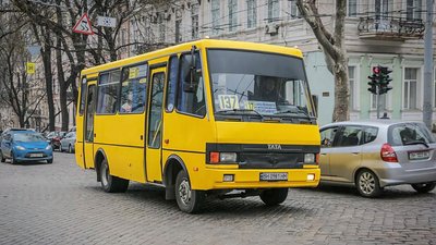 В Одесі пасажири маршрутки затримали жінку, яка фотографувала об'єкти інфраструктури