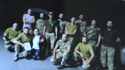Фронт і тил: черкащанка виховує чотирьох дітей та допомагає чоловіку-воїну Фронт і тил: черкащанка виховує чотирьох дітей та допомагає чоловіку-воїну