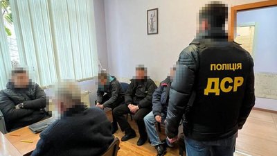 У Києві викрили злочинну схему заволодіння майном майже 30 підприємств У Києві викрили злочинну схему заволодіння майном майже 30 підприємств