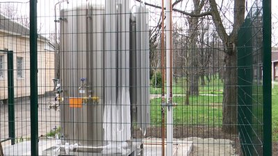 У Житомирі у лікарні №1 встановили 2-тонний резервуар для рідкого кисню У Житомирі у лікарні №1 встановили 2-тонний резервуар для рідкого кисню