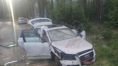 Автомобіль "Audi Q5", який з'їхав у кювет на Червоноградщині, 19 травня 2024