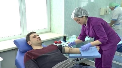 Полтавські військові здають кров