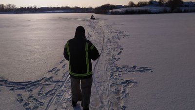 На Житомирщині двоє чоловіків провалилися під лід – одного врятувати не вдалося