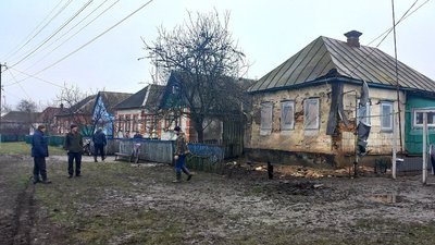 “Перший раз ховалися, а зараз вже звикли”. Сили РФ вчергове обстріляли Кіндратівку на Сумщині “Перший раз ховалися, а зараз вже звикли”. Сили РФ вчергове обстріляли Кіндратівку на Сумщині