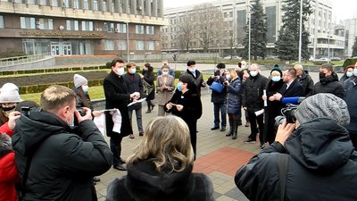 Шість територіальних громад Запорізької області отримали нові шкільні автобуси Шість територіальних громад Запорізької області отримали нові шкільні автобуси