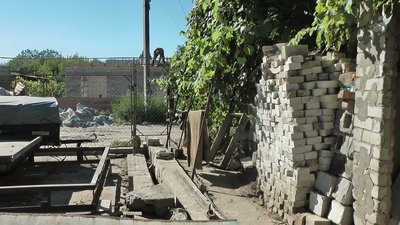 Життя після ракетного удару. Як запоріжці відновлюють свої будинки після масштабних руйнувань