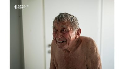 "Нормальні будиночки нам поляки зробили, але у своїй хаті краще". Як живуть у модульному містечку в Бородянці