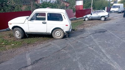 Автівку викинуло на людину: на Вінниччині у ДТП загинув 69-річний чоловік Автівку викинуло на людину: на Вінниччині у ДТП загинув 69-річний чоловік