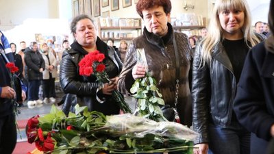 У Полтаві попрощалися із двома полеглими під час оборони України воїнами У Полтаві попрощалися із двома полеглими під час оборони України воїнами
