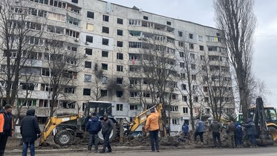 Третина Чугуєва лишається без води внаслідок ракетного удару РФ: наслідки Третина Чугуєва лишається без води внаслідок ракетного удару РФ: наслідки
