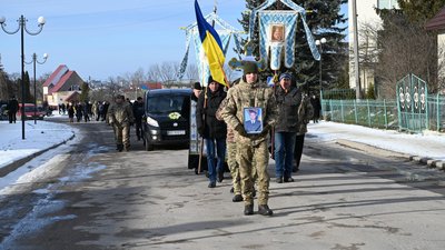 На Тернопільщині попрощалися із загиблими військовослужбовцями На Тернопільщині попрощалися із загиблими військовослужбовцями