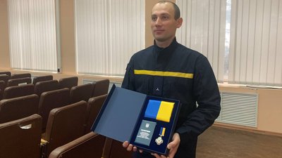 Грамоти та почесні відзнаки. У Кривому Розі нагородили тих, хто наближає перемогу Грамоти та почесні відзнаки. У Кривому Розі нагородили тих, хто наближає перемогу