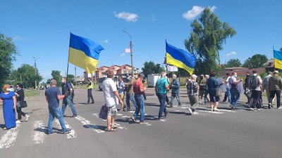 "Владо, вчися чути громаду": сміляни протестують проти об'єднання з Черкасами "Владо, вчися чути громаду": сміляни протестують проти об'єднання з Черкасами